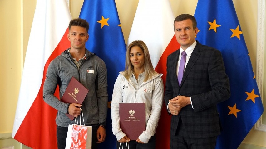 Lubelskie zawodniczki, Kinga Wojtasik i Aleksandra Mirosław, z wizytą u ministra sportu Witolda Bańki (ZDJĘCIA)