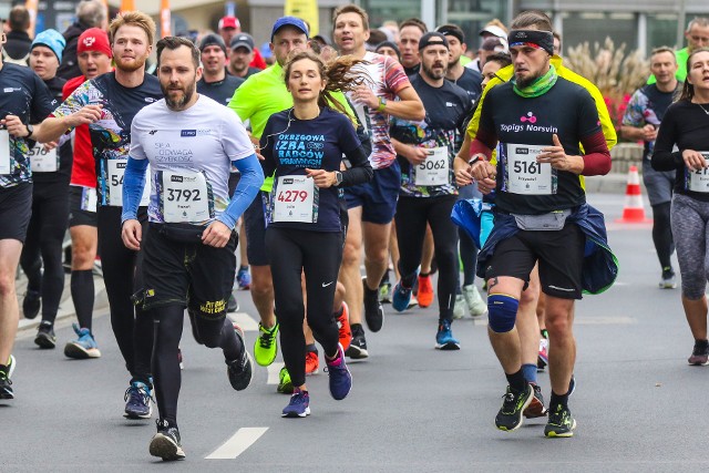 13. PKO Poznań Półmaraton: Wystartowało pięć tysięcy osób. To największy w  tym roku bieg w Polsce | Głos Wielkopolski