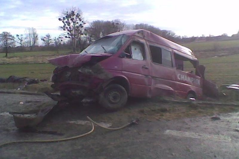 Wypadek busa pod Grodkowem