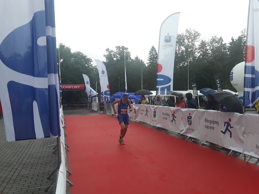 Uczestnicy biegu na 10 km podczas 42. Półmaraton Szczecin.