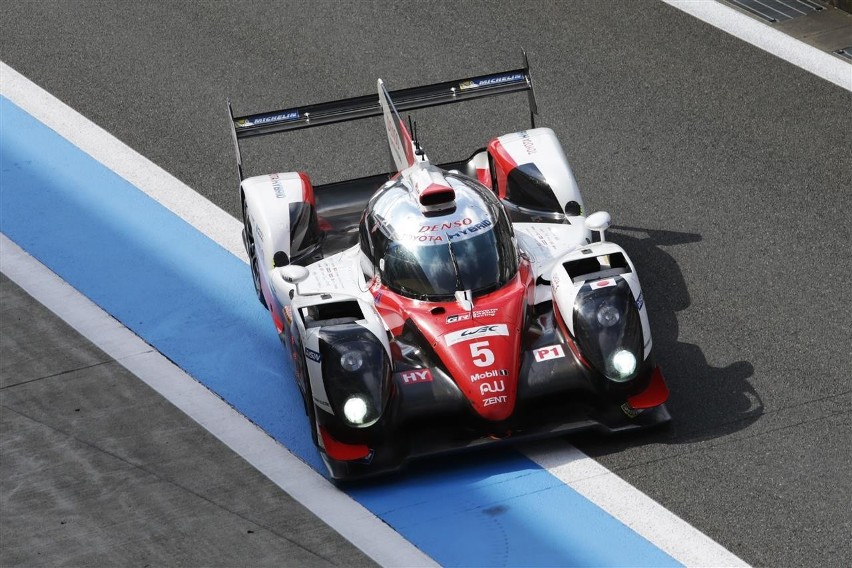 Zespół Toyota Gazoo Racing zajął pierwsze miejsce w...