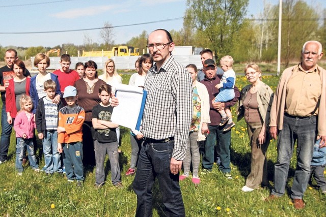 Popierają nas mieszkańcy innych dzielnic, którzy jak my uważają, że okolice Żwirowni powinny służyć rekreacji, odpoczynkowi wśród przyrody, a nie zostać zabetonowane wysokimi blokami.