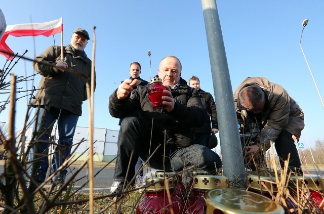 Dziś na Rondzie Żołnierzy Wyklętych zapalono znicze.