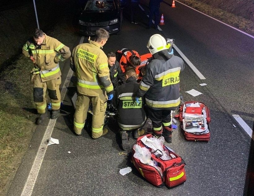 Śmierć na DW 708 w powiecie zgierskim. Samochód potrącił starszego pana 