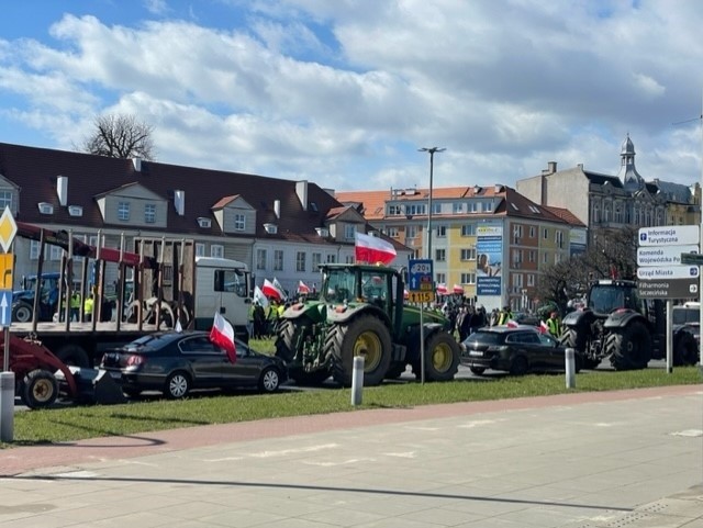 Rolnicy w Szczecinie po świątecznej przerwie wracają do protestów. W czwartek wizyta ministra rolnictwa