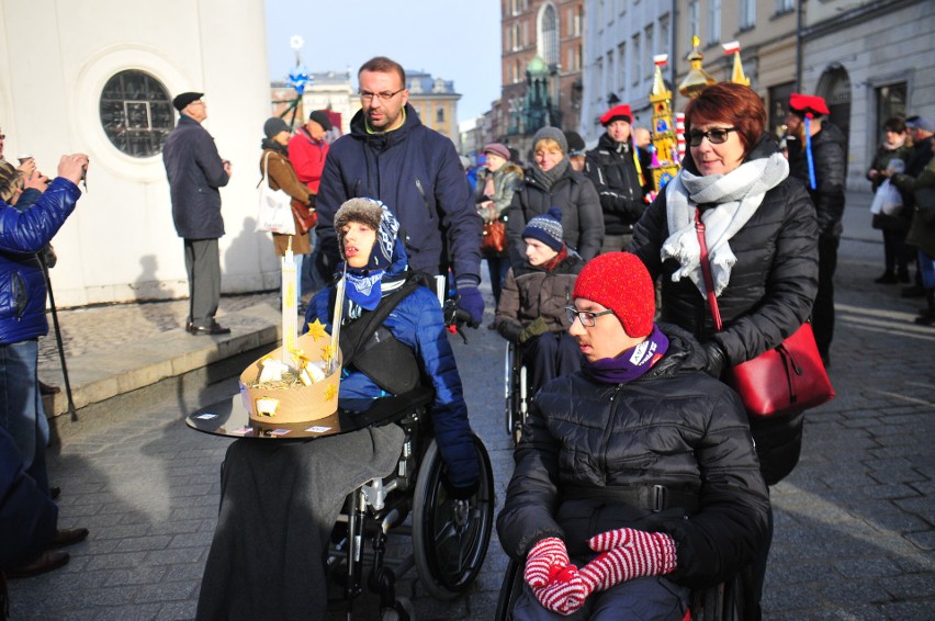 76. Konkurs Szopek Krakowskich. Po prezentacji na estradzie Targów Bożonarodzeniowych trafiły do Celestatu [ZDJĘCIA]