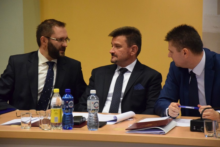 Pierwsza sesja rady powiatu kluczborskiego kadencji 2018-23.