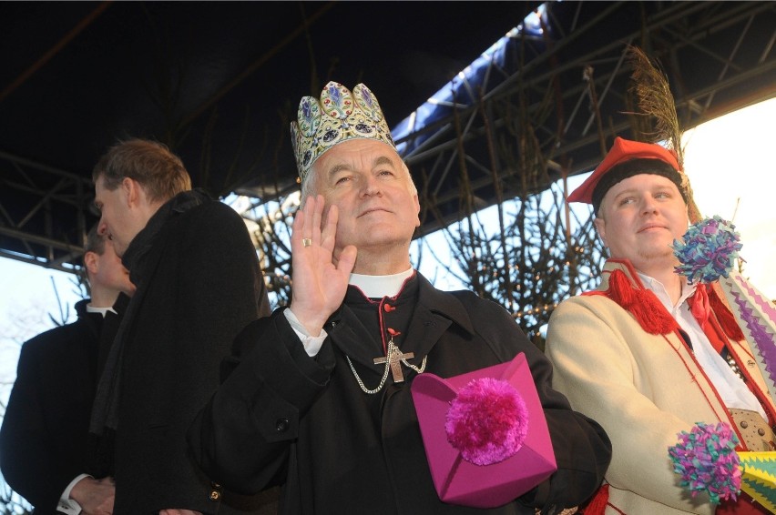 Krakowski biskup bohaterem skandalu. Sprawę bada Watykan