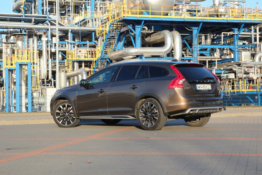 Volvo V60 Cross Country D4 AWD...