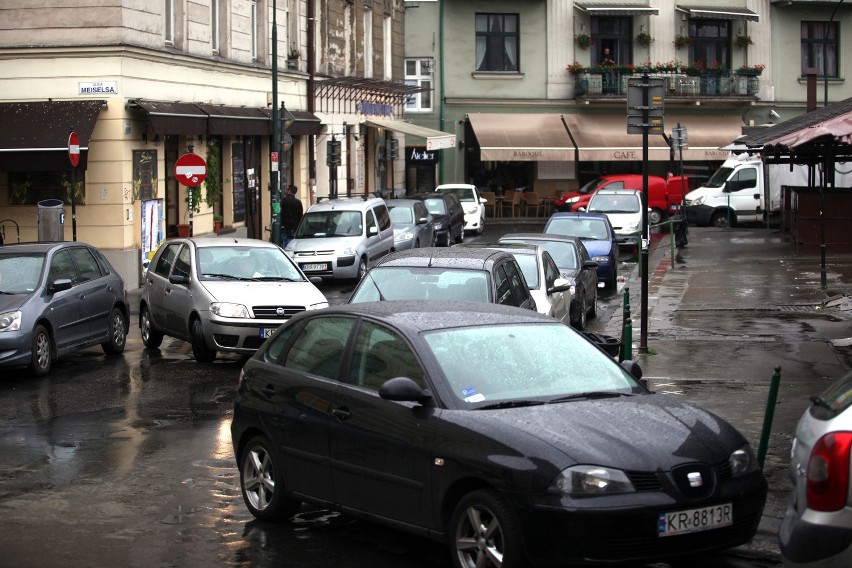 Urzędnicy rozważają wprowadzenie zakazu ruchu aut wokół...