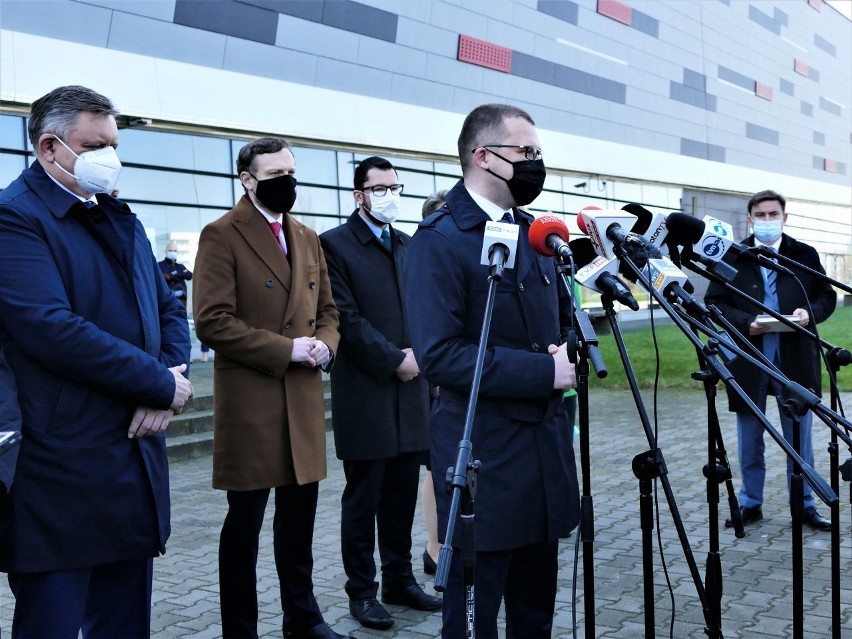 Sekretarz stanu Paweł Szefernaker, podczas  konferencji w...