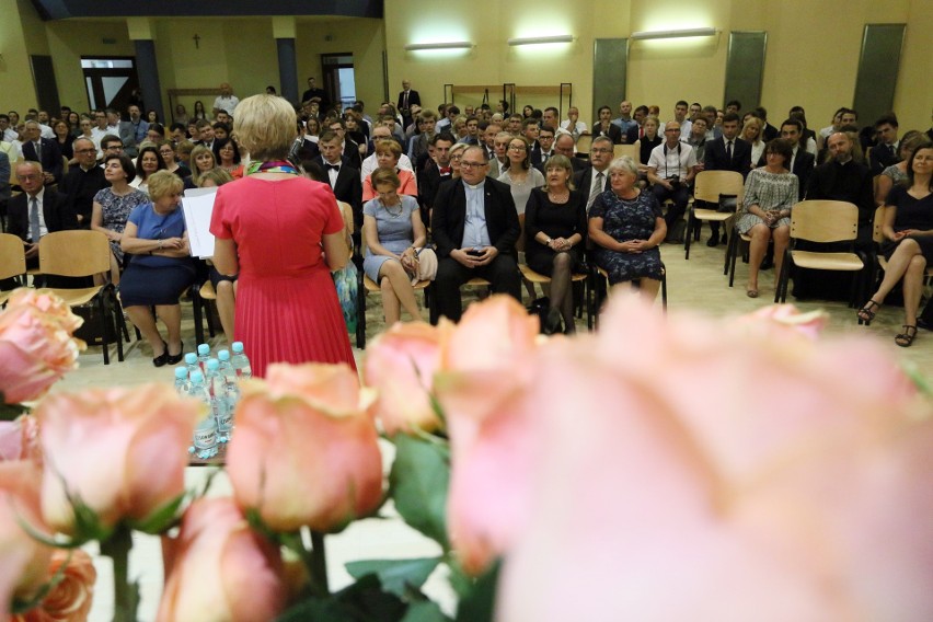 Prezydent Lublina nagrodził najlepszych uczniów. To laureaci konkursów przedmiotowych 