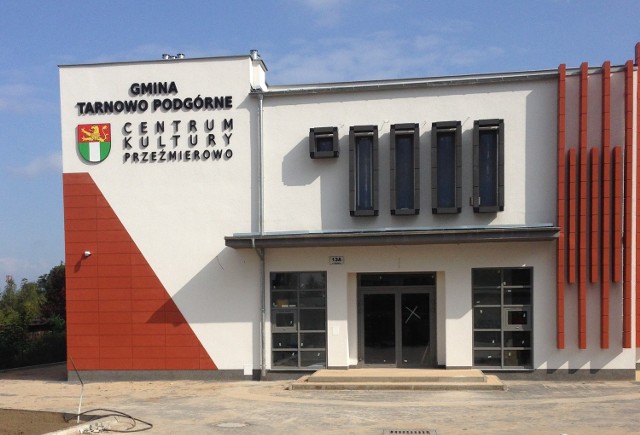 Elewacja  nowego ośrodka kultury w Przeźmerowie jest  już gotowa