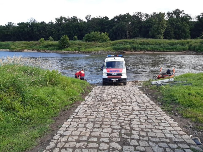 Poszukiwania wędkarza zaginionego na Odrą