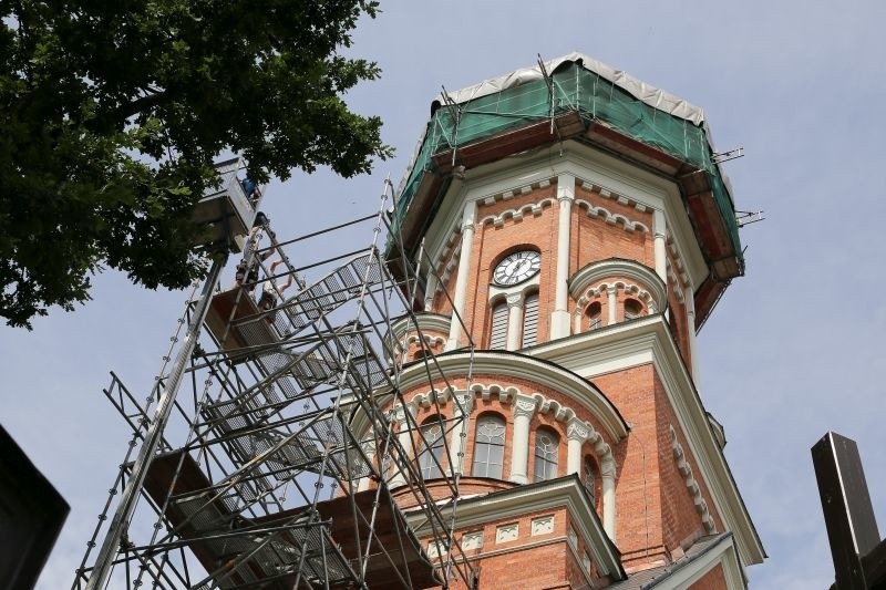 Kościół św. Wojciecha odbudowuje wieżę (zdjęcia)