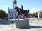 Ułan na koniu ozdobił centrum Chełmna [zdjęcia]