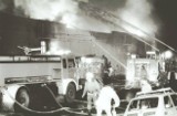 "Jedna z największych katastrof w historii miasta". 28 lat temu spłonęła hala Stoczni Gdańskiej. ZDJĘCIA