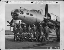 17 marca 1945 roku na lotnisku w podradomskim Sadkowie wylądowała potężna maszyna – tak zwana latająca forteca, amerykański bombowiec B 17, o romantycznej nazwie „Lady from Hell” – Pani z piekieł. Była to maszyna 422. eskadry bombowej, 305.