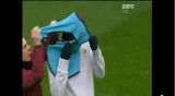 Mario Balotelli. Kat Niemców, który nie umie założyć koszulki [WIDEO]