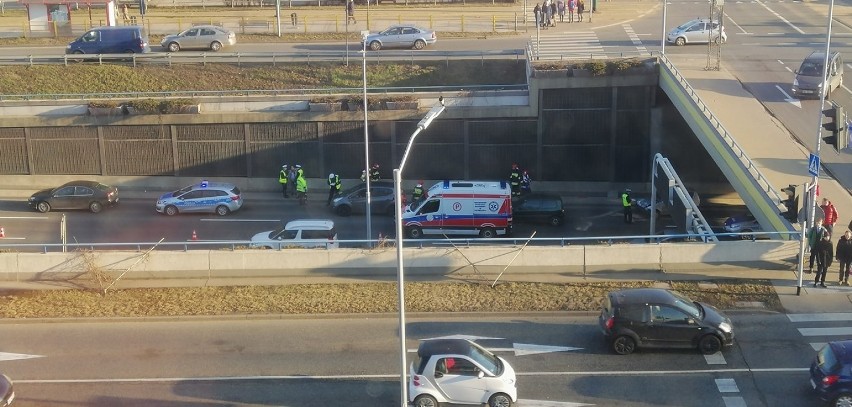 Wypadek w tunelu w Katowicach spowodował gigantyczne korki...