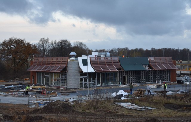 Nowy McDonald's przy autostradzie A1 w Czerwionce-Leszczynach. Budowa jest na ukończeniu