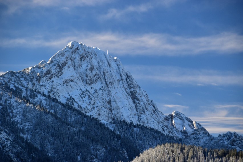 Tatry są piękne i majestatyczne zimą. Koniecznie zobaczcie [ZDJĘCIA Z LOTU PTAKA]