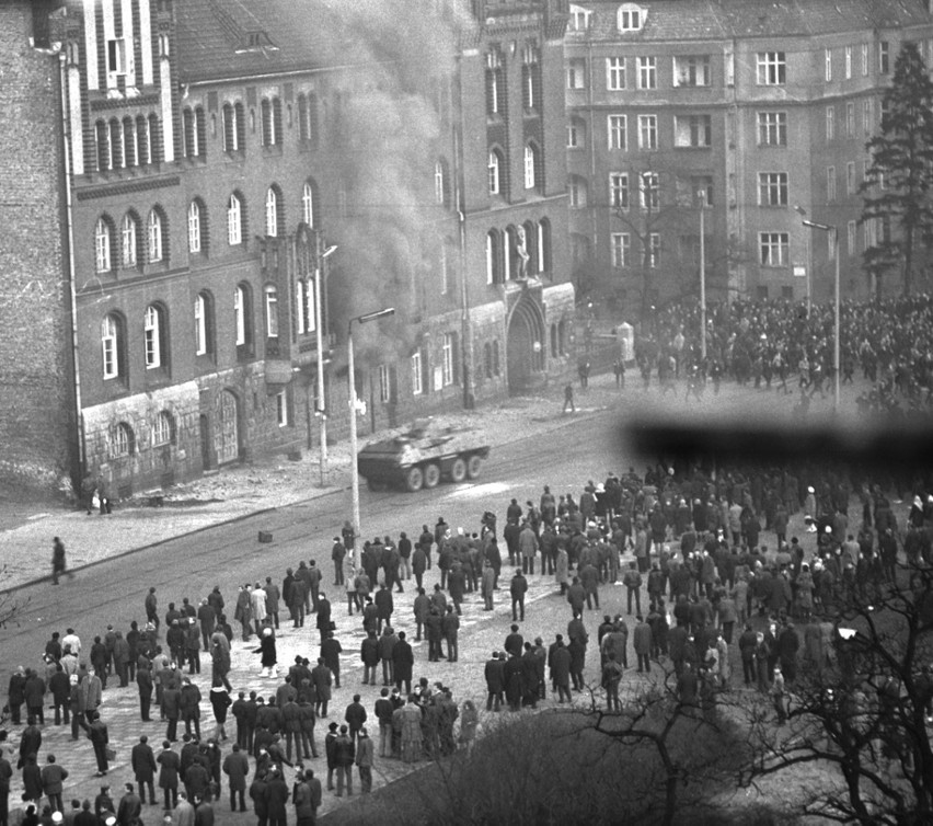 Grudzień 1970. Dziś rocznica Czarnego Czwartku. Szczecińska rewolucja dzień po dniu. Zapis wydarzeń
