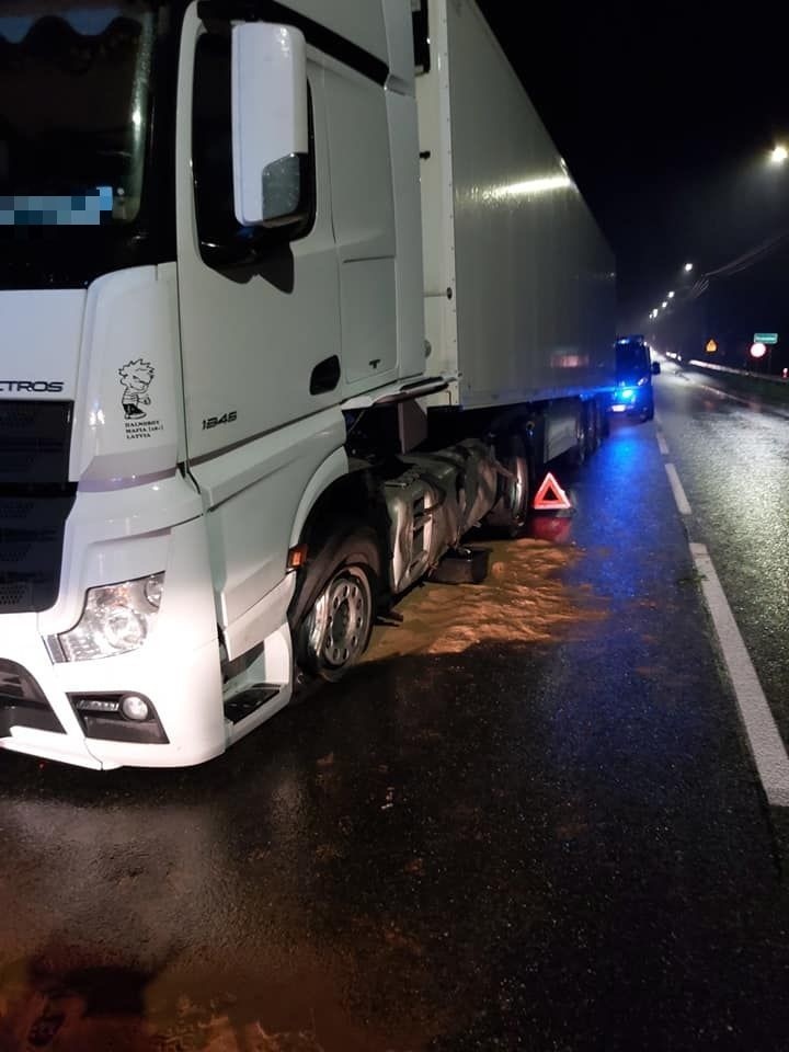 Wypadek na drodze krajowej nr 8 w miejscowości Poświętne