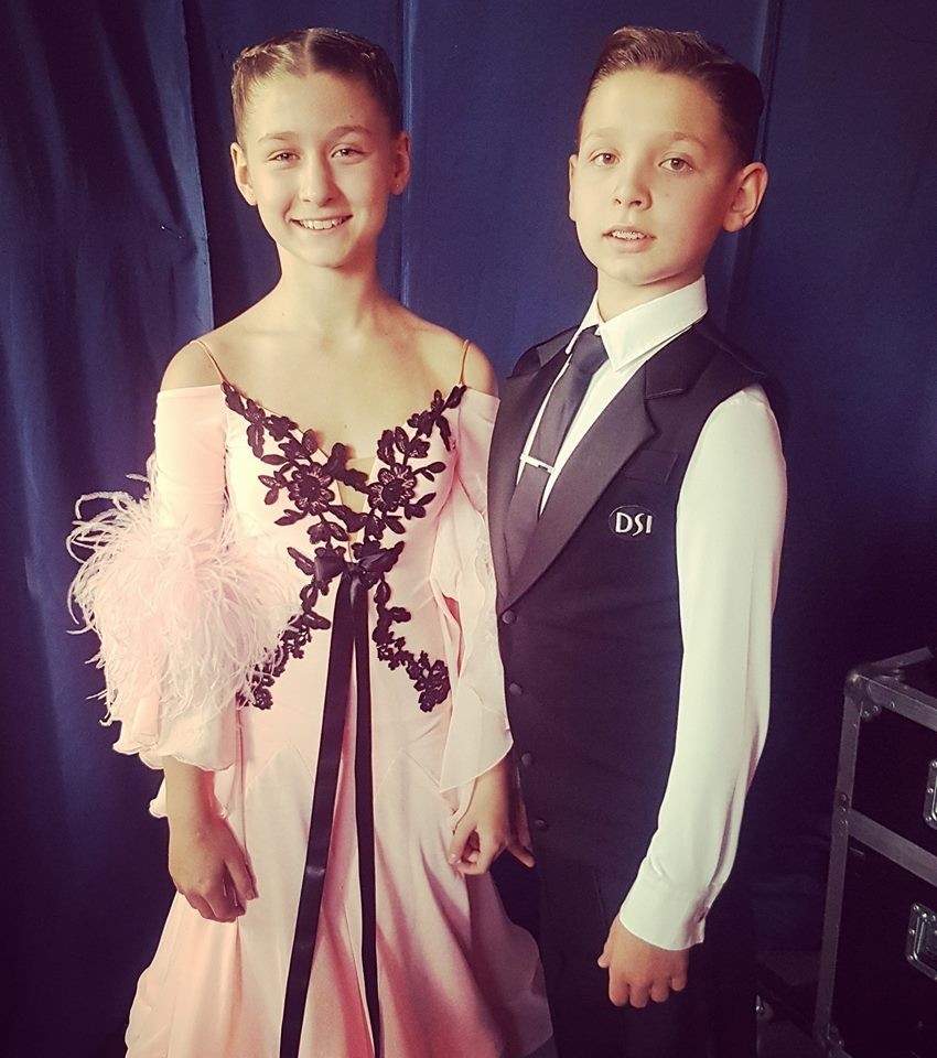 Klara i Filip Radeccy z ostrołęckiego klubu Atria zdobyli złoty medal mistrzostw Polski oraz awans do wyższej klasy tanecznej