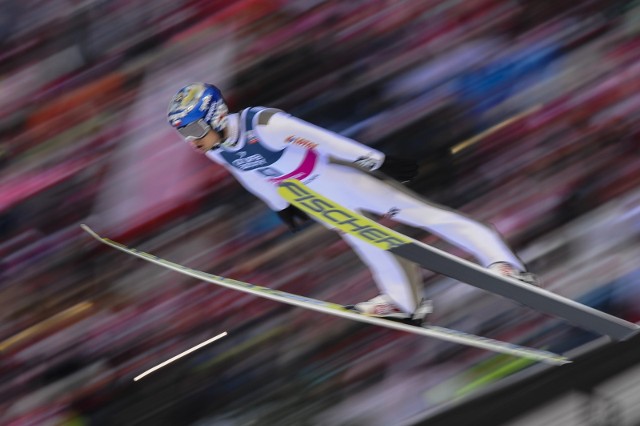 Klasyfikacja Pucharu Świata w skokach narciarskich. Skoki na żywo. Zobacz wyniki. Który jest Stoch? (zdjęcia, wideo)