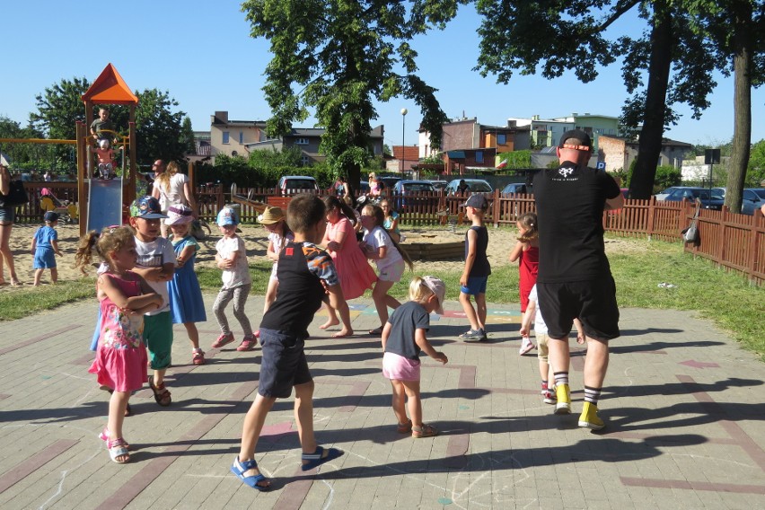 Dzieci z Brodnicy tańczyły w parku za Brodnickim Domem...