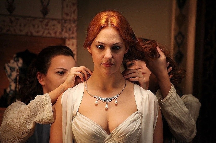 Meryem Uzerli jako Hurrem