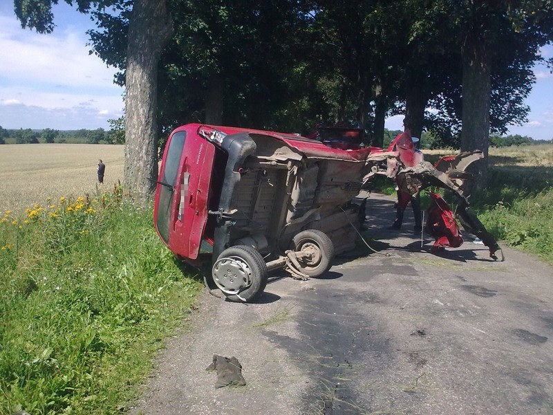 Wypadek kolo Rąbina na trasie Lipie - Jezierzyce.