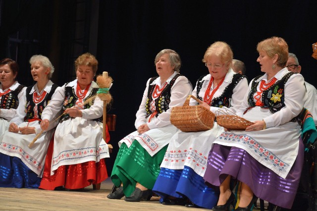 Panie z zespołu „Jargocianie” przypomniały przysłowia zwiazane z dniem świętego Andrzeja, dały popisy wokalne, śpiewając ludowe piosenki pełne dosadnego humoru