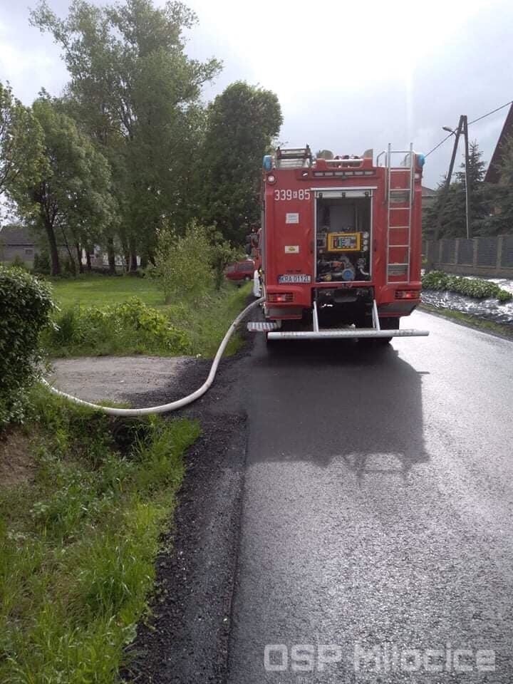 Pożar w gminie Słomniki. Zapalił się budynek gospodarczy