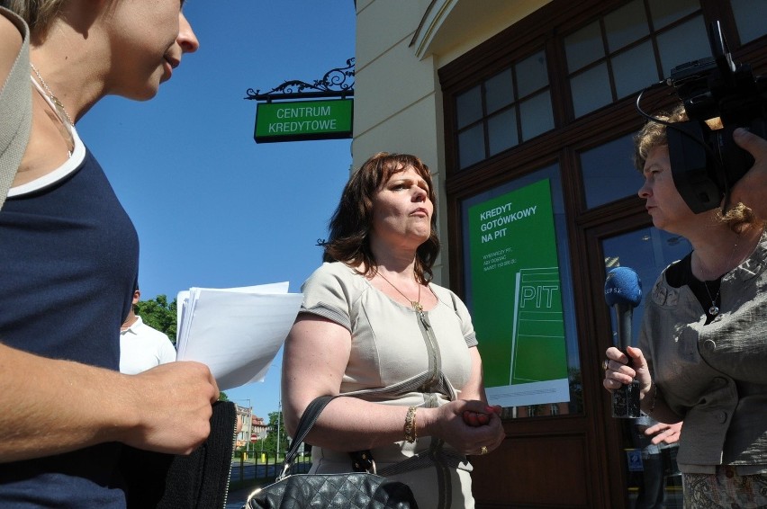 Pikieta klientów Getin Banku w Słupsku. Stracili 30 proc. pieniędzy z lokat [ZDJĘCIA, WIDEO]