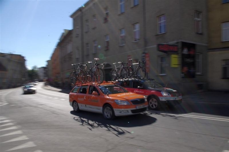 Peleton w Prudniku, ulica Batorego. Zdjęcia przysłał...