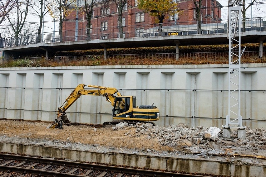 Remont dworca Gdańsk Główny. PLK budują nowoczesny peron dla podróżnych [zdjęcia]