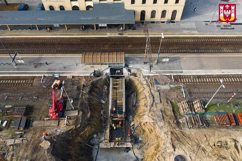 Budowa w Inowrocławiu zgodnie z planem. Tunel połączy dworzec z ulicą Magazynową