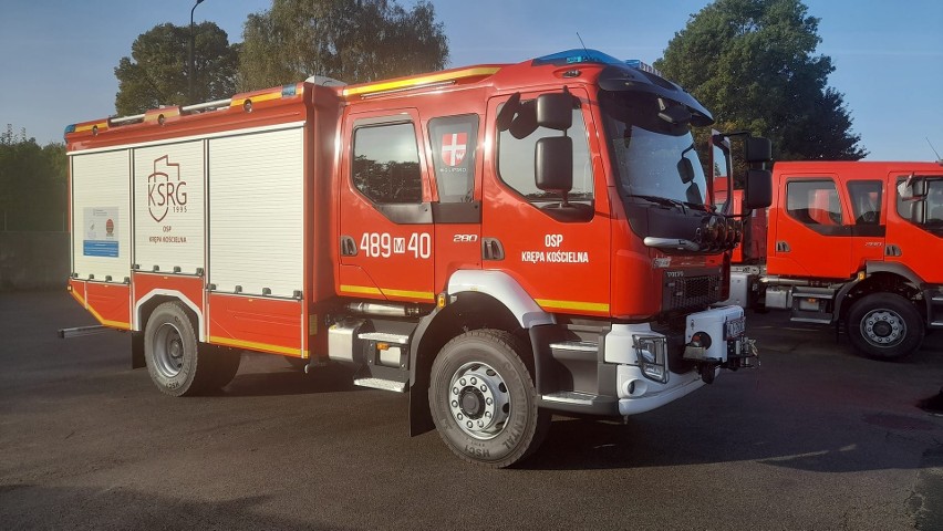 Strażacy z Krępy Kościelnej w gminie Lipsko dostali nowy wóz ratowniczo-gaśniczy za ponad milion złotych. Zobacz zdjęcia