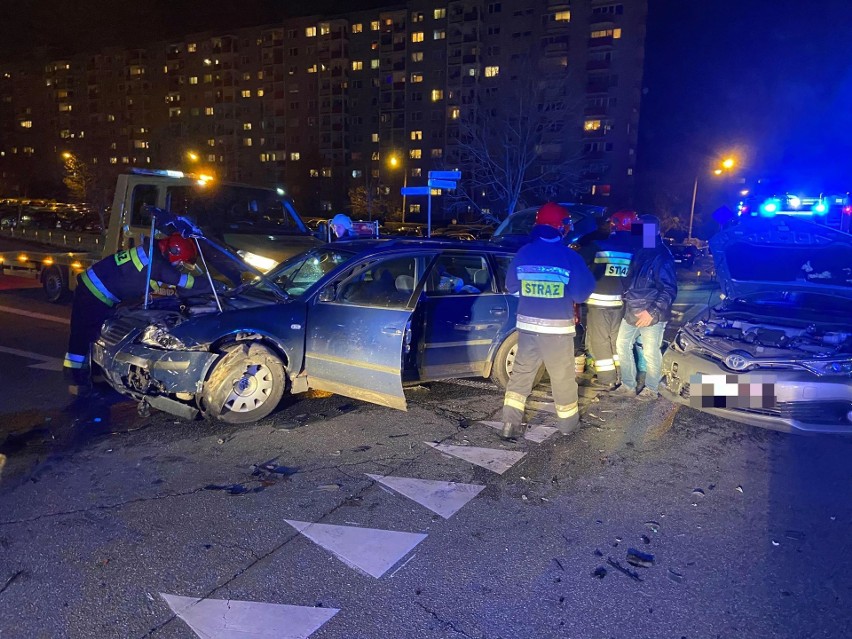 Wypadek na Piotrkowskiej w Opolu. Kobieta w szpitalu