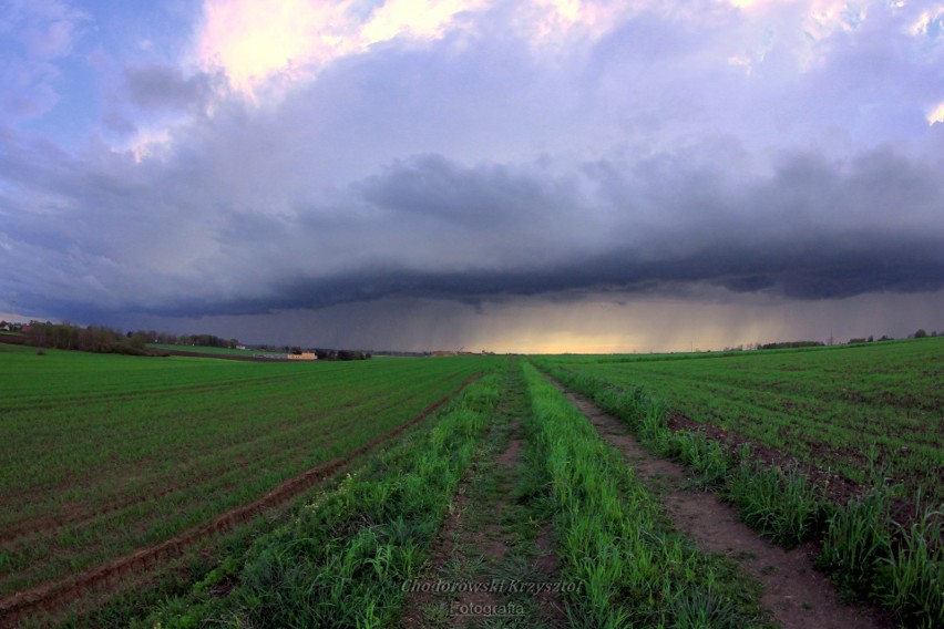 Niesamowite widoki nad Potęgowem: chmura szkwałowa