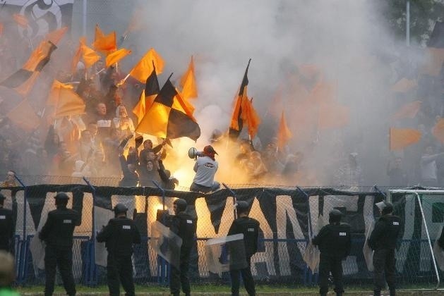 Mecz rundy jesiennej pomiędzy Górnikiem i Chrobrym, rozegrany 12 września 2009 roku w Wałbrzychu, zgromadził na trybunach około 4 tys. kibiców