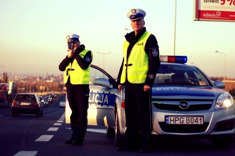 Puste ulice zachęciły do brawurowej jazdy. W Małopolsce "prawko" straciło ponad tysiąc kierowców