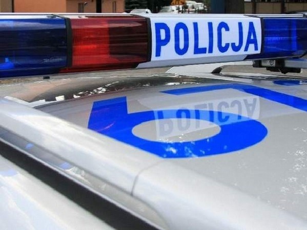 Policjanci wyjaśniają okoliczności kradzieży mercedesa sprintera, którego skradziono w centrum Międzychodu.