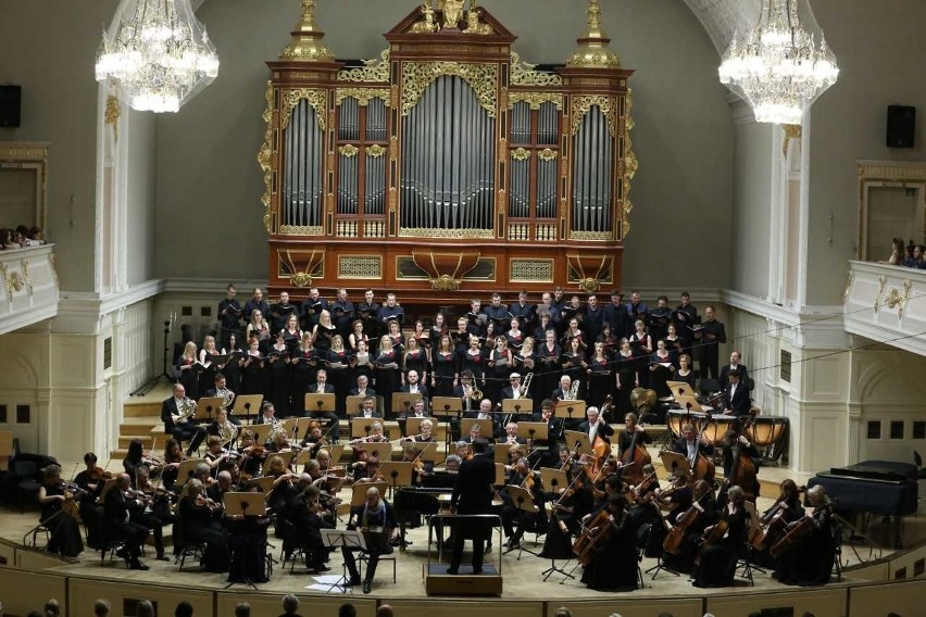 Orkiestra Filharmonii Poznańskiej pod batutą Przemysława...