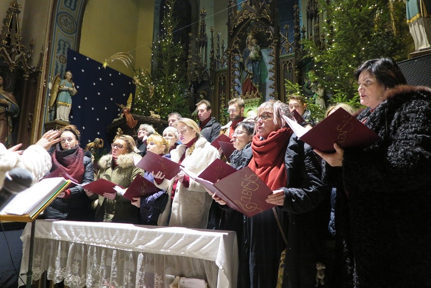 Koncert kolęd w starym szpitalu w Oleśnie.