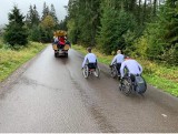 Tatry. Wjechali na wózkach inwalidzkich do Morskiego Oka. By udowodnić, że osoby niepełnosprawne mają w sobie moc 