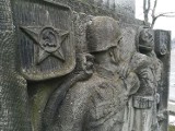 Wyburzono pomnik "przyjaźni polsko-radzieckiej" na skwerze Strakacza w Skierniewicach