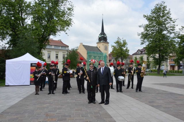 Orkiestra „Sośnica” koncertowała też na Rynku w Skawinie